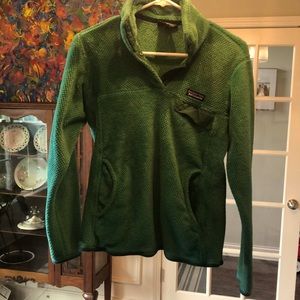 Patagonia size medium teal pullover